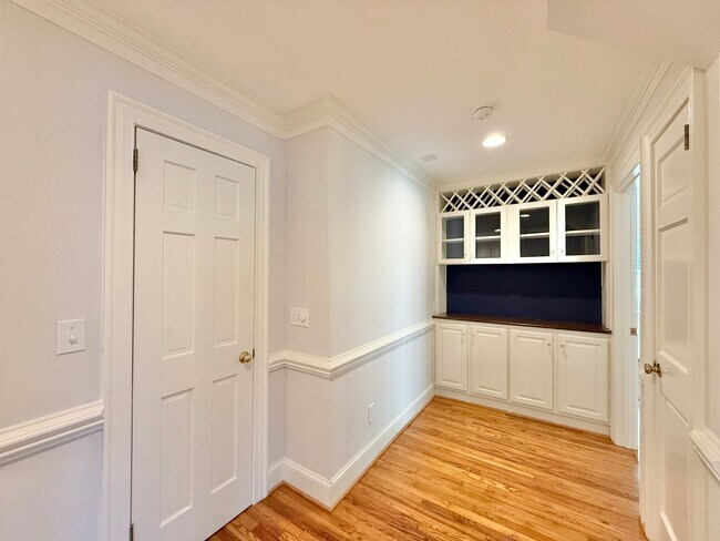 Building Photo - **OFFERING REFUNDABLE APPLICATION FEES** Incredible 5BD, 4.5BA House in Downtown Raleigh on Over ...
