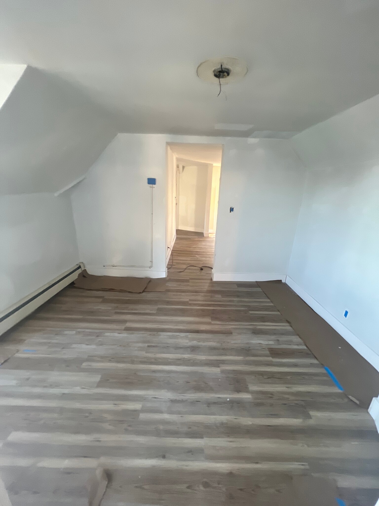 Living room way to kitchen - 103 Walnut St
