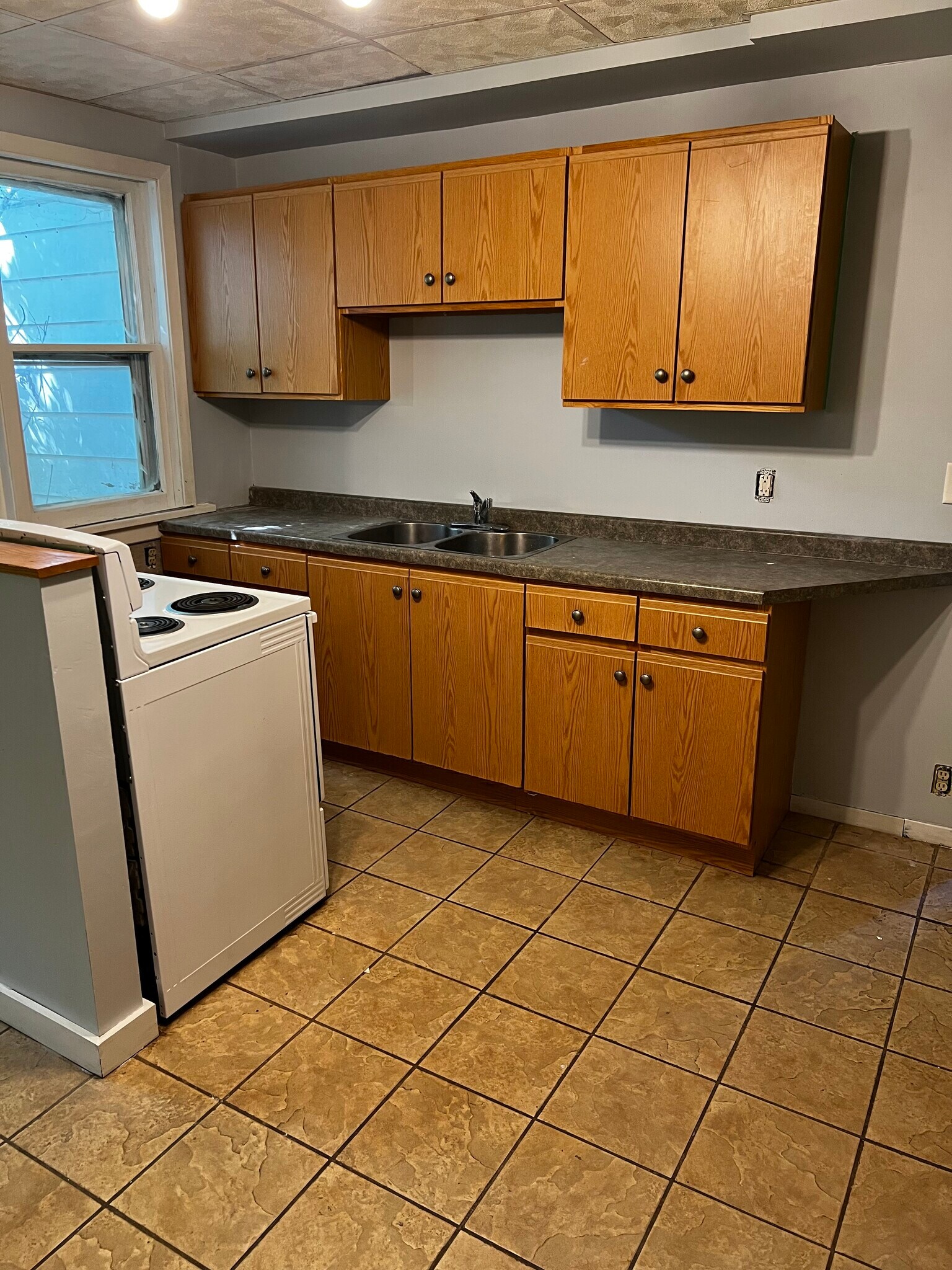 Kitchen - 628 Hudson St