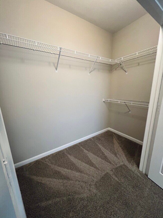 Building Photo - 472 Houston Ridge Dr