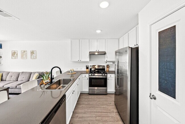 Building Photo - Where Modern Style, Cozy Living, and Effortless Comfort Come Together Perfectly