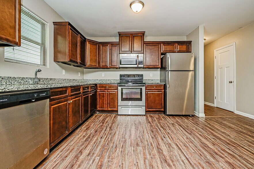 Building Photo - 6124 Avery St SW