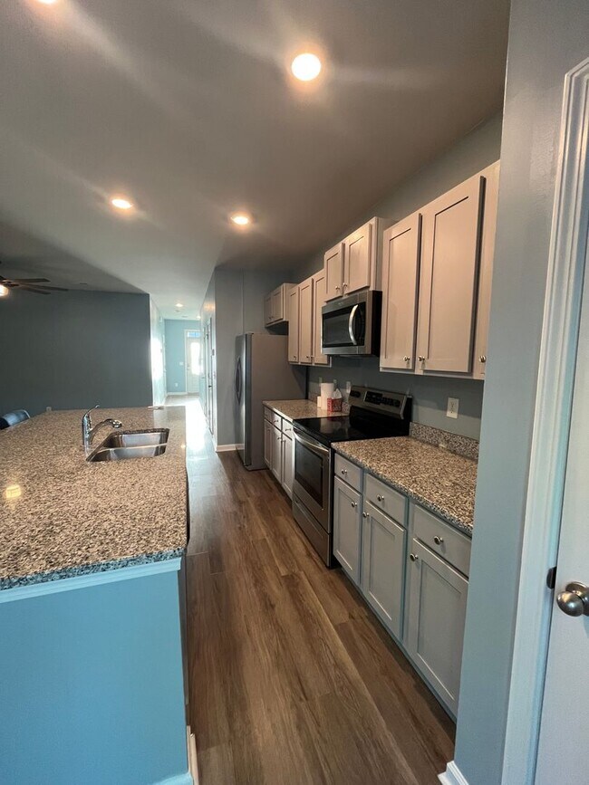 Building Photo - 7650 Knightbell Cir