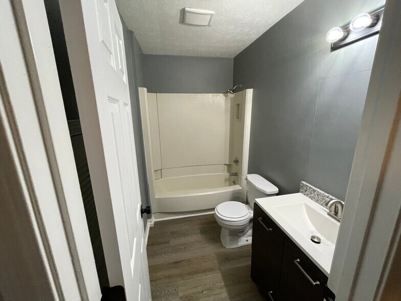Building Photo - 3173 Dove Ct SW