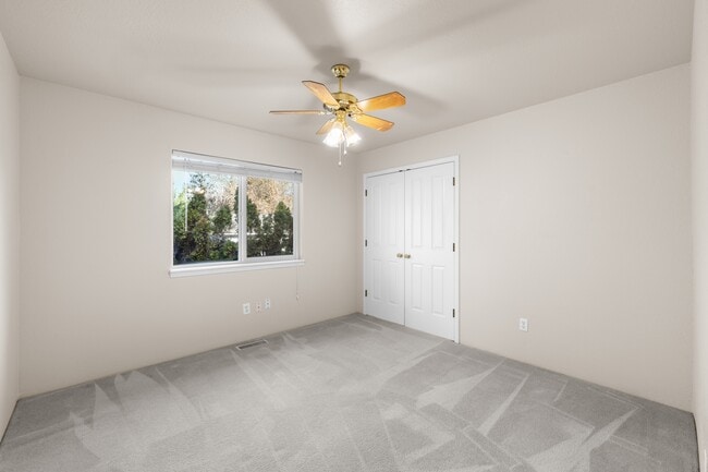 Building Photo - 1137 Riverrock Way