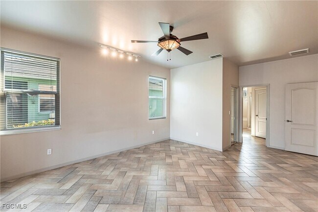 Building Photo - 8361 Trentwood Ct