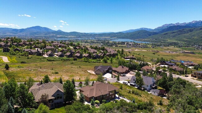 Building Photo - 3573 N Elkview Dr