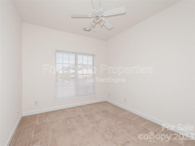 Building Photo - 242 Welton Way
