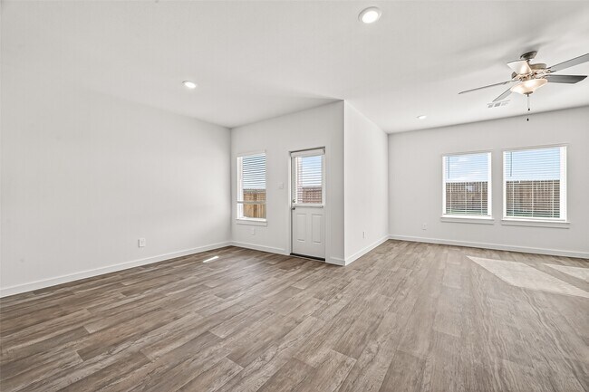 Building Photo - 6008 Jasper Hl Dr