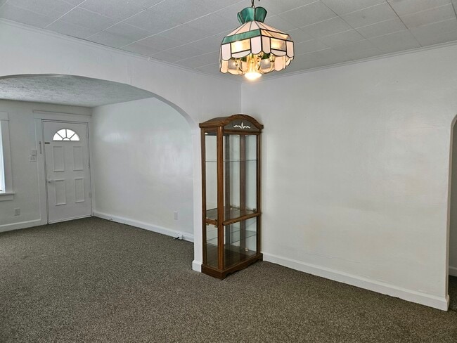 Building Photo - 602 E Long Ave