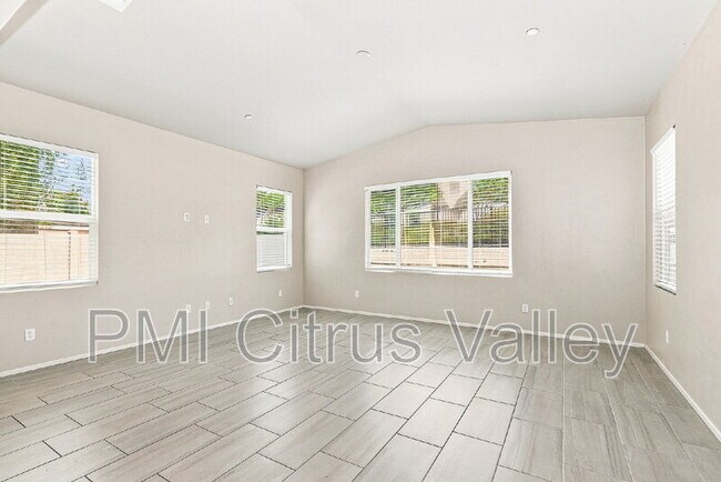Building Photo - 24613 Round Meadow Dr