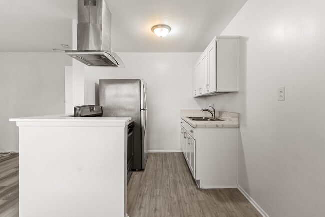 Interior Photo - 12602 Kensington Lane