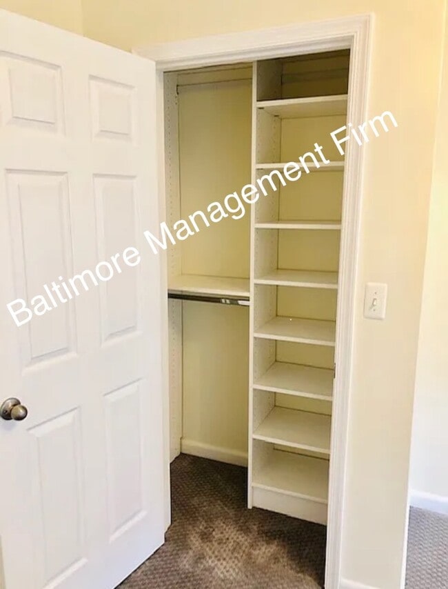 Building Photo - 107 N Glover St