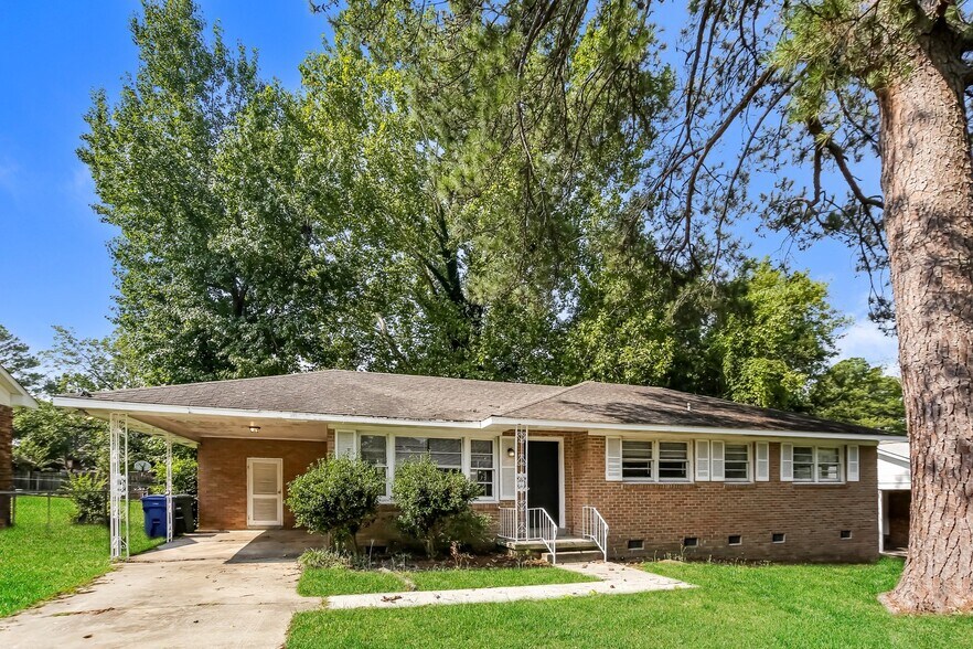 Building Photo - 1813 Bassler St