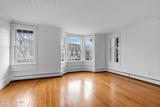 Building Photo - 1115 3rd Ave