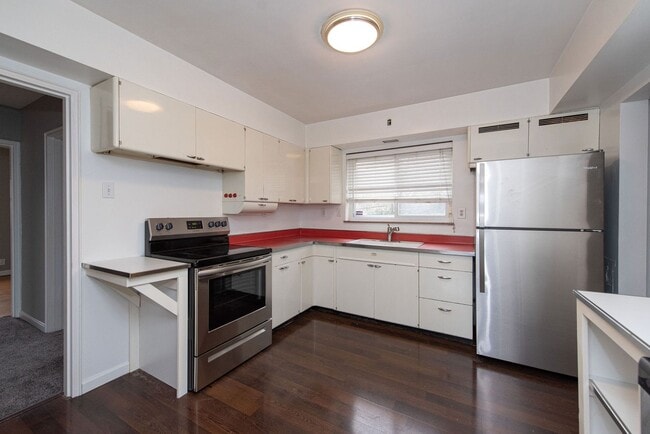 Building Photo - 3031 Irvella Pl