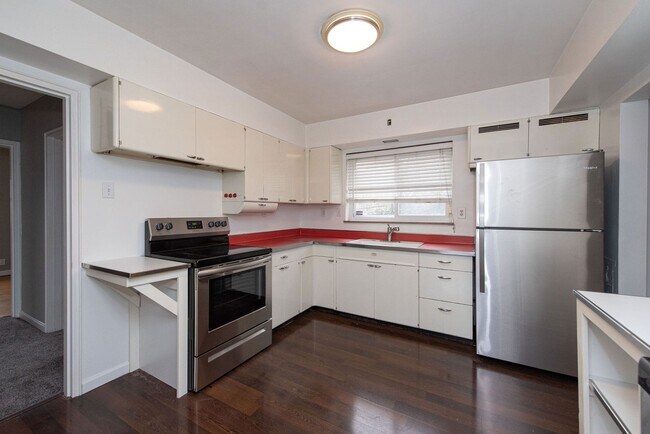 Building Photo - WESTWOOD-2 BEDROOM 1.5 BATH RANCH W/ UPDATES