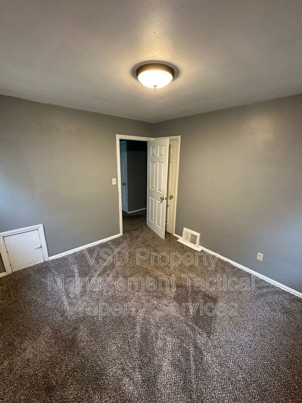 Building Photo - 12413 Garland Ave