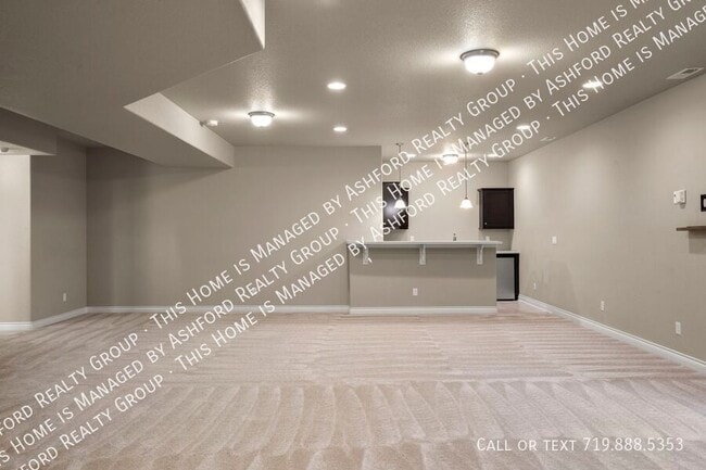 Building Photo - 7215 Rim Bluff Ln