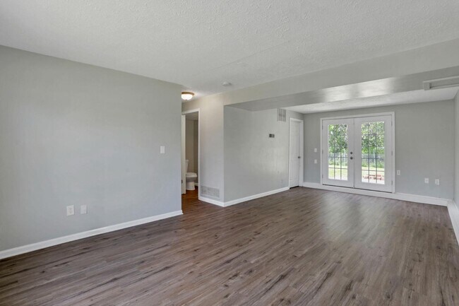 Building Photo - 2789 Raphael Dr