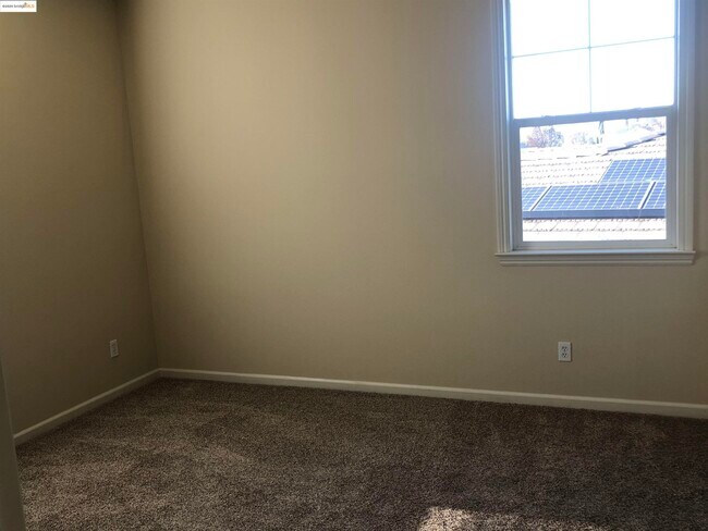 Building Photo - 5666 Arcadia Cir