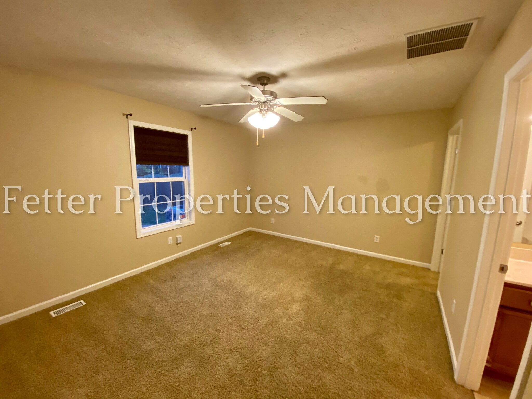 Building Photo - 10571 Tecumseh Dr