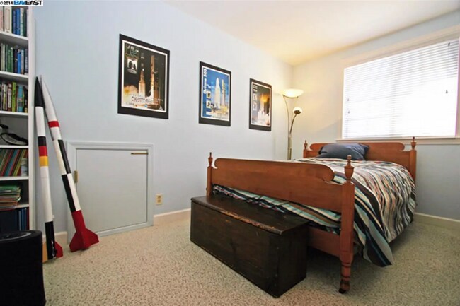 Building Photo - 5815 Northland Terrace