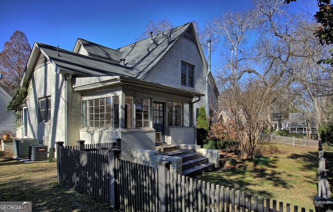 Building Photo - 351 Seavy St