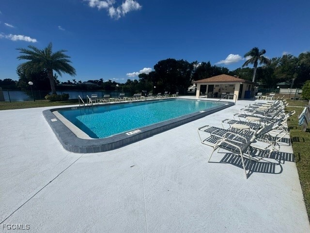 Building Photo - 13115 Feather Sound Dr