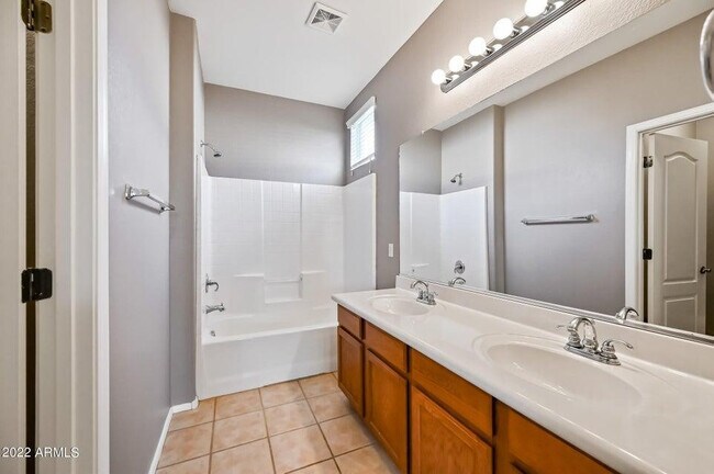 Building Photo - 3652 E Temecula Way