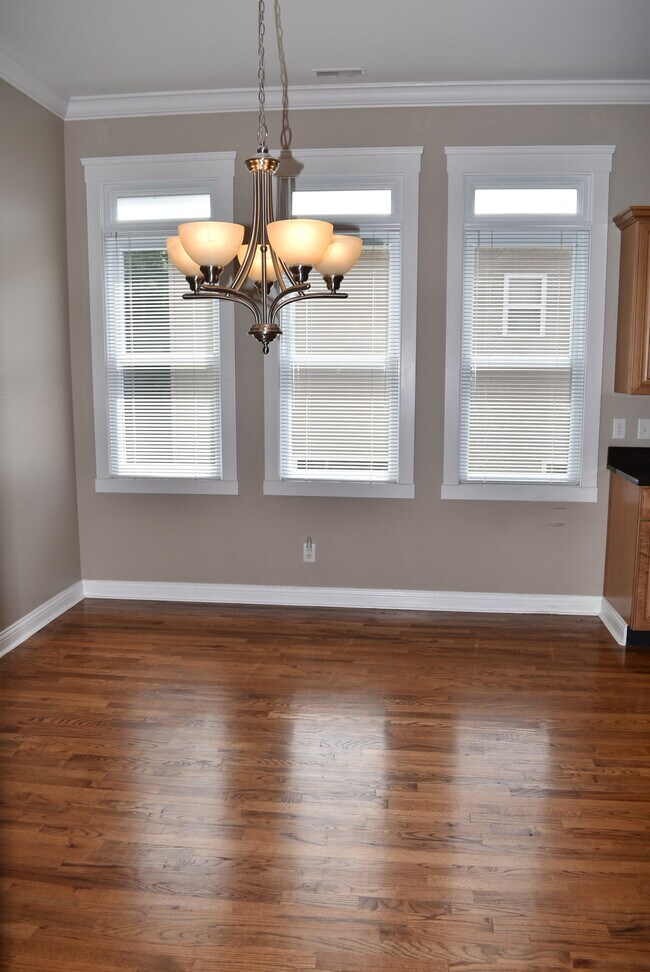 Building Photo - 2105 Herrick Ave