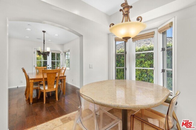 Building Photo - 1024 25th St