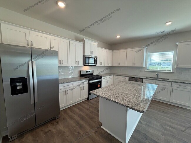 Building Photo - 122 Longleaf Ct