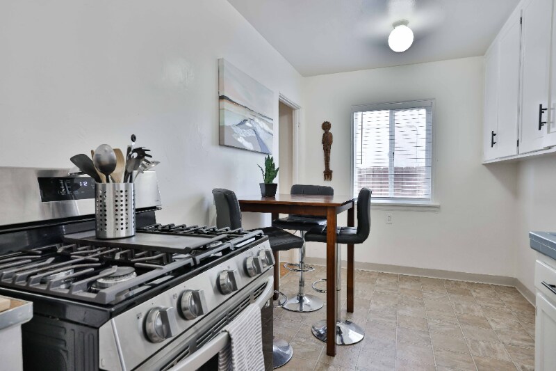 Building Photo - 4788 W Mountain View Dr