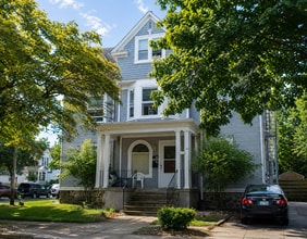 Building Photo - 7 Bedroom located Downtown Ann Arbor