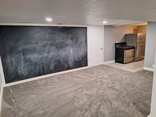 Building Photo - 5508 Maudine Ave