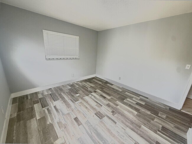 Building Photo - 1650 NW 52nd Ave