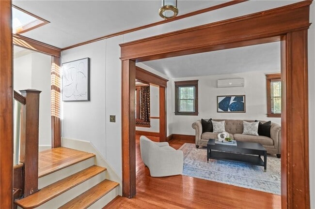 Building Photo - 36 Mt Hope Ave