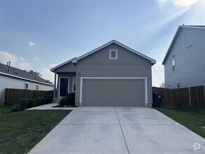 Building Photo - 841 Piney Bend