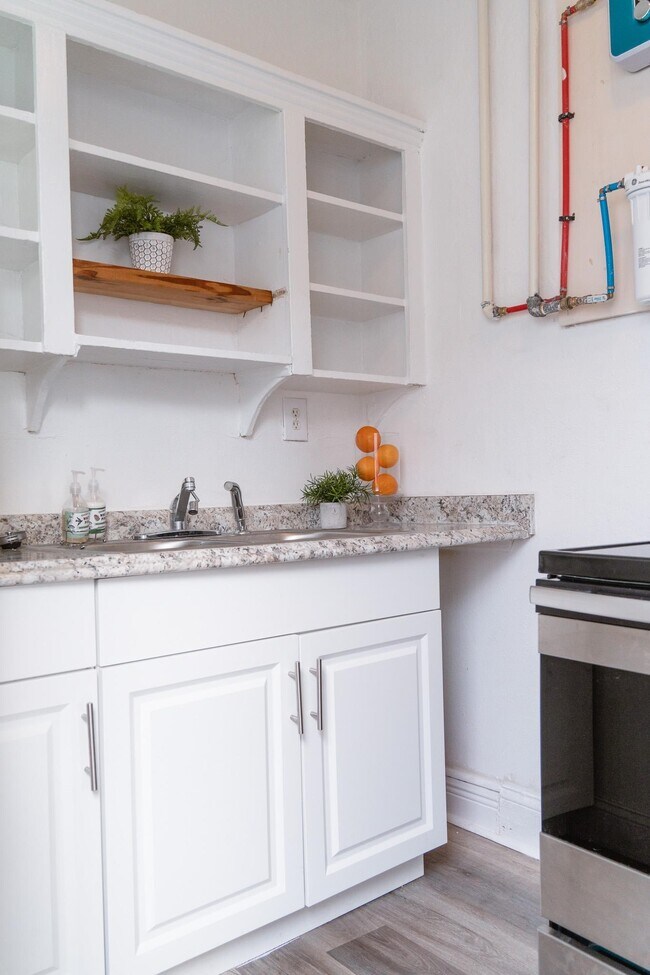 Building Photo - 511 N Monroe St