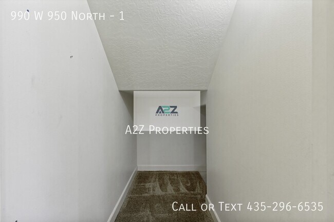 Building Photo - 990 W 950 N