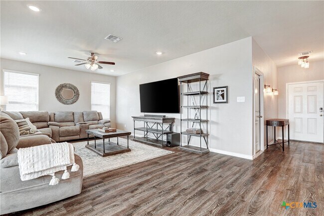 Building Photo - 4305 Abergavenny Dr