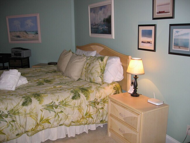 Building Photo - Colonnade Shipyard