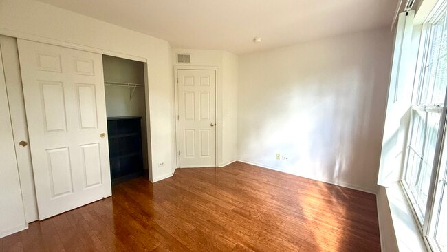 Building Photo - 696 S Jade Ln
