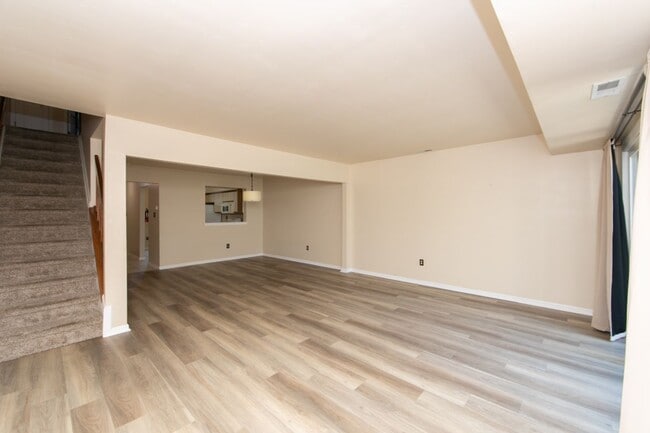 Building Photo - 118 Allens Ln