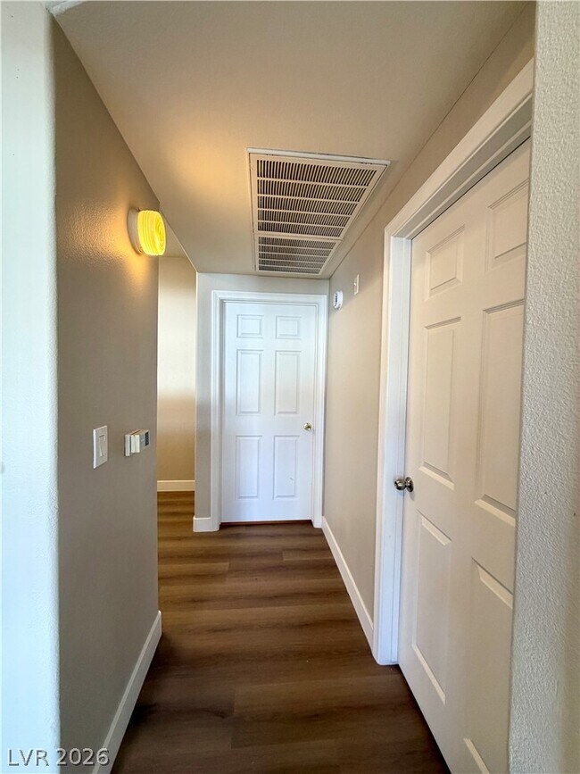 Building Photo - 8000 W Badura Ave