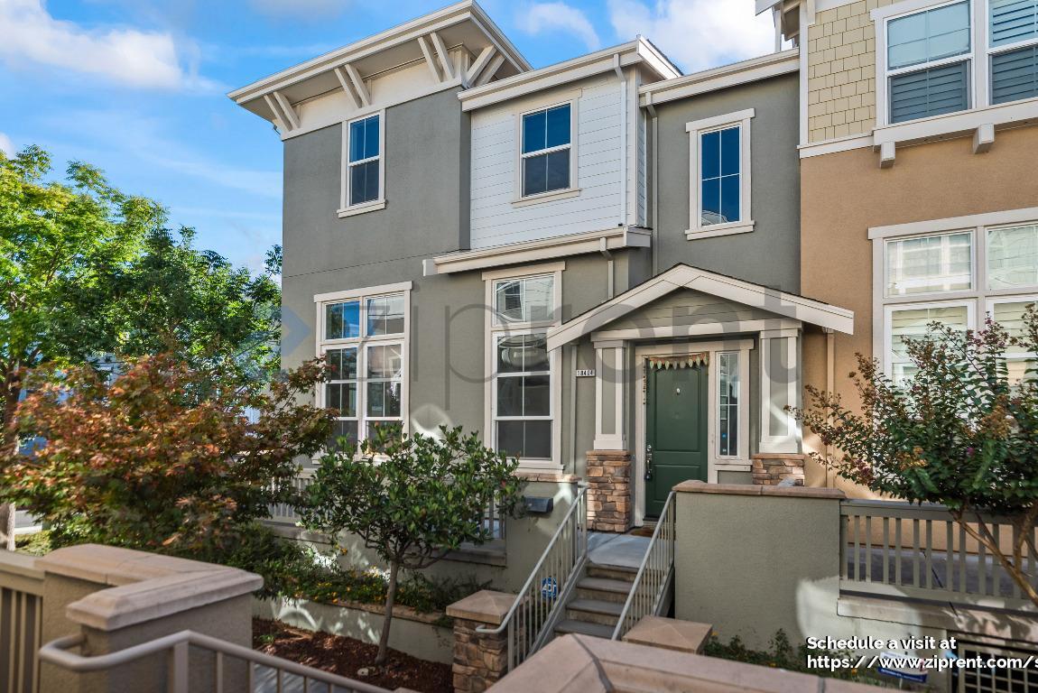 Building Photo - 18404 Emerald Ln