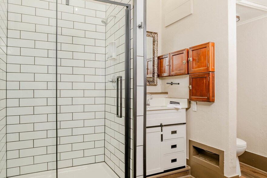 Building Photo - 101 Algoma Blvd