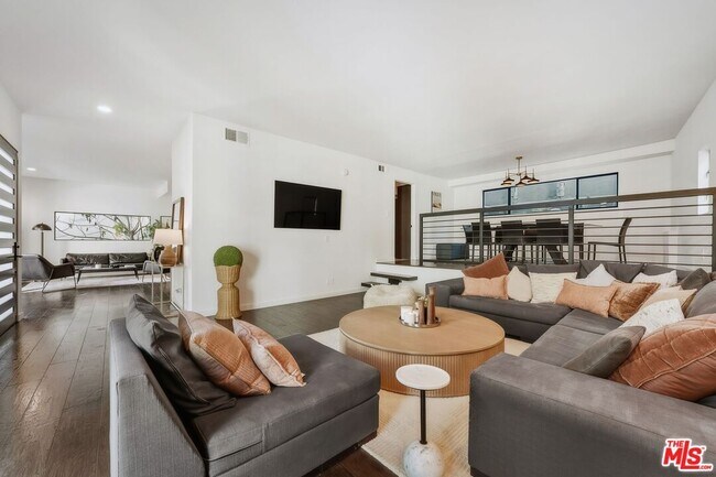 Building Photo - 3601 Dixie Canyon Ave