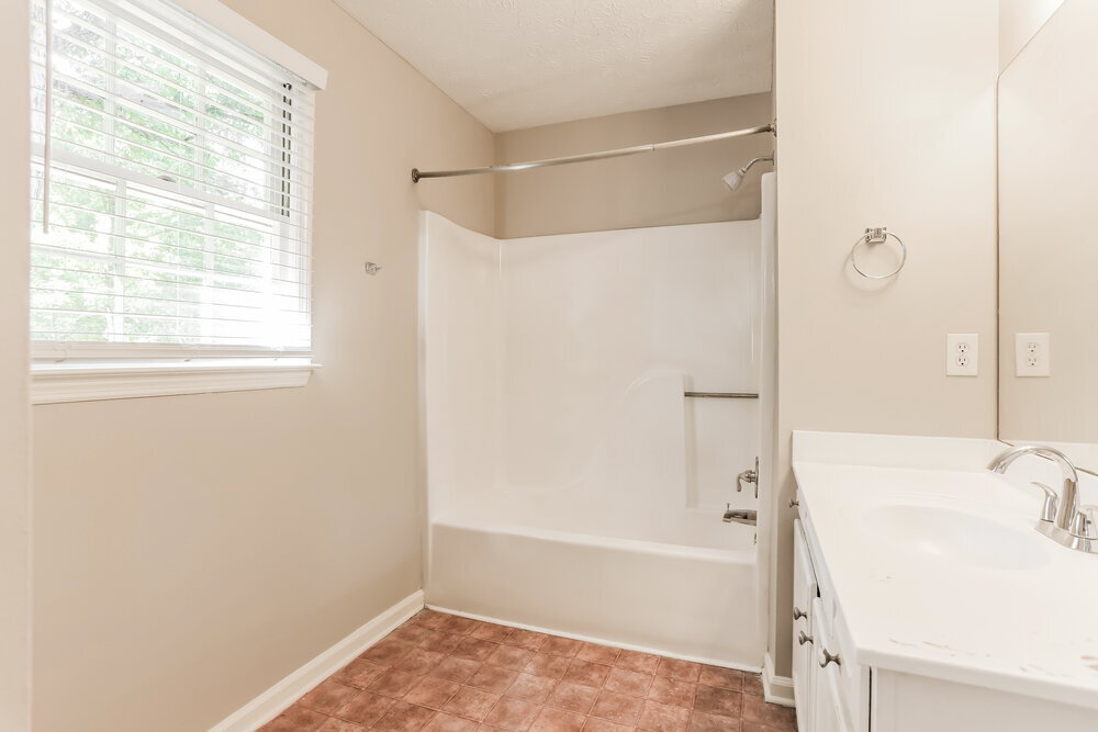 Building Photo - 2280 Whitebluff Way